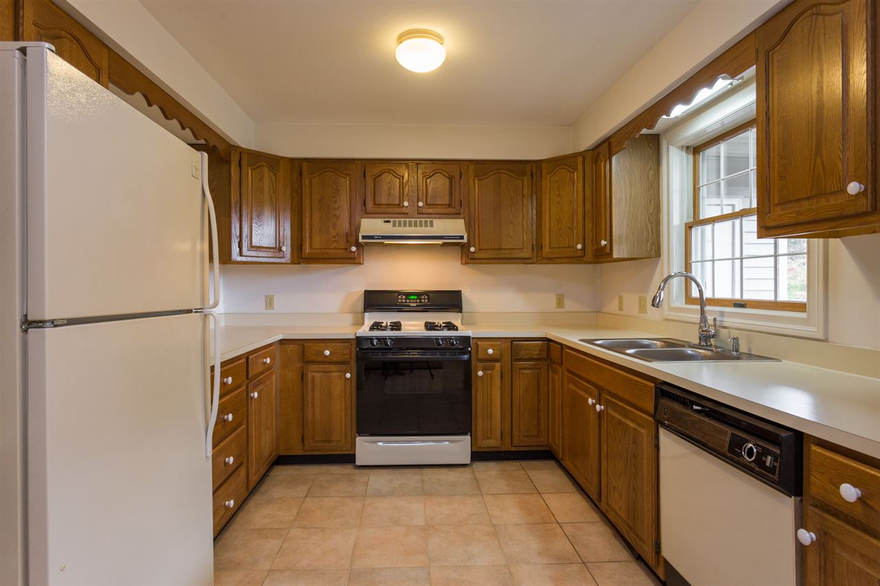 D3 Wade Farm Road Newmarket, NH 03857 - Photo 12 of 40 Gallery Image 12