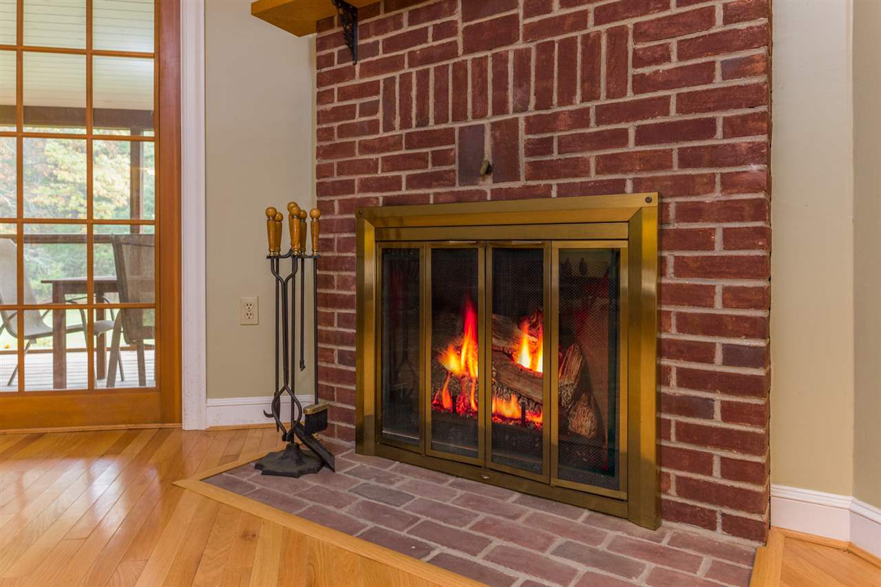 D3 Wade Farm Road Newmarket, NH 03857 - Photo 4 of 40 Gallery Image 4