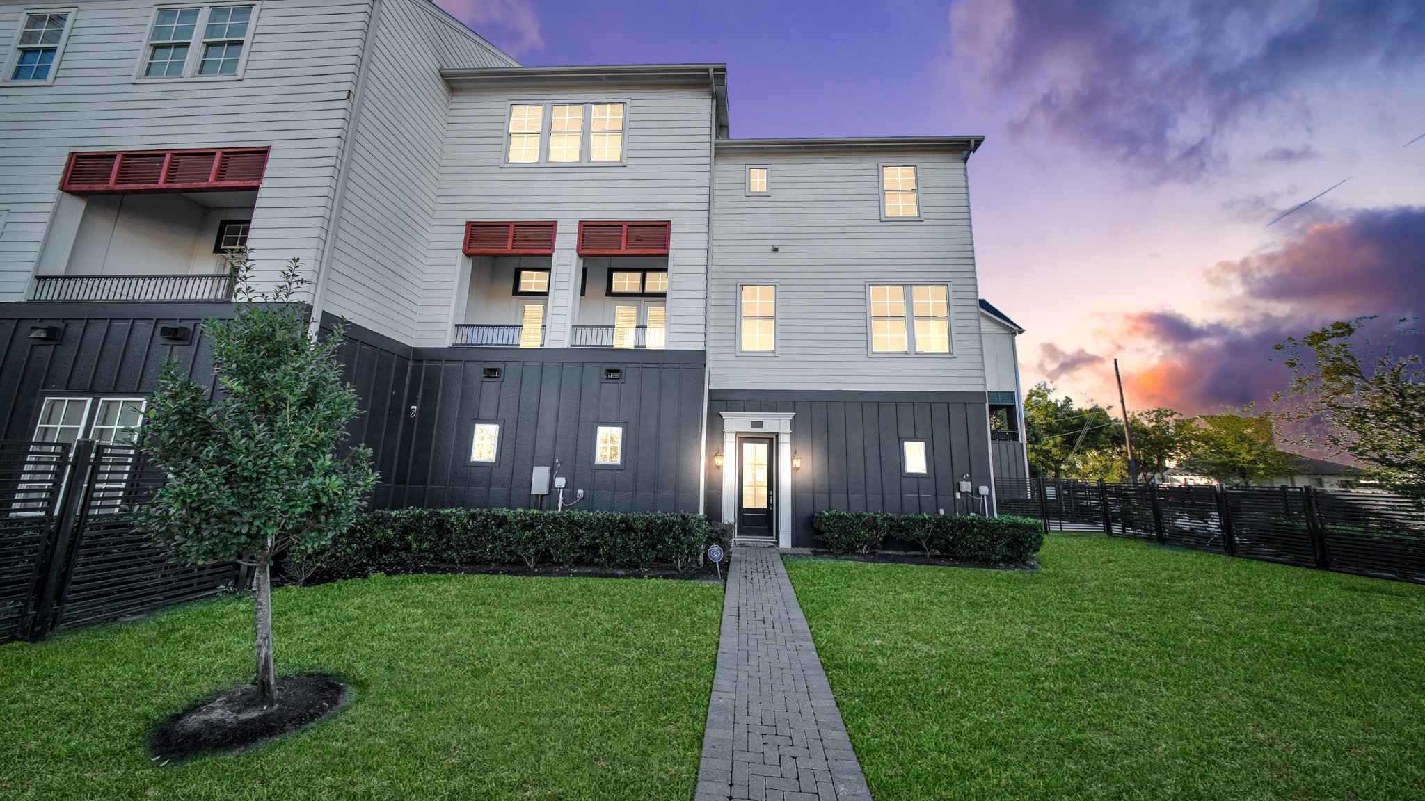826 Cage Street Houston, TX 77020 - Photo 3 of 45 a front view of a house with a yard