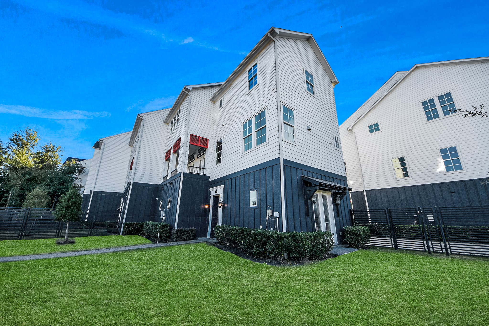 826 Cage Street Houston, TX 77020 - Photo 37 of 45 a view of a house with a yard