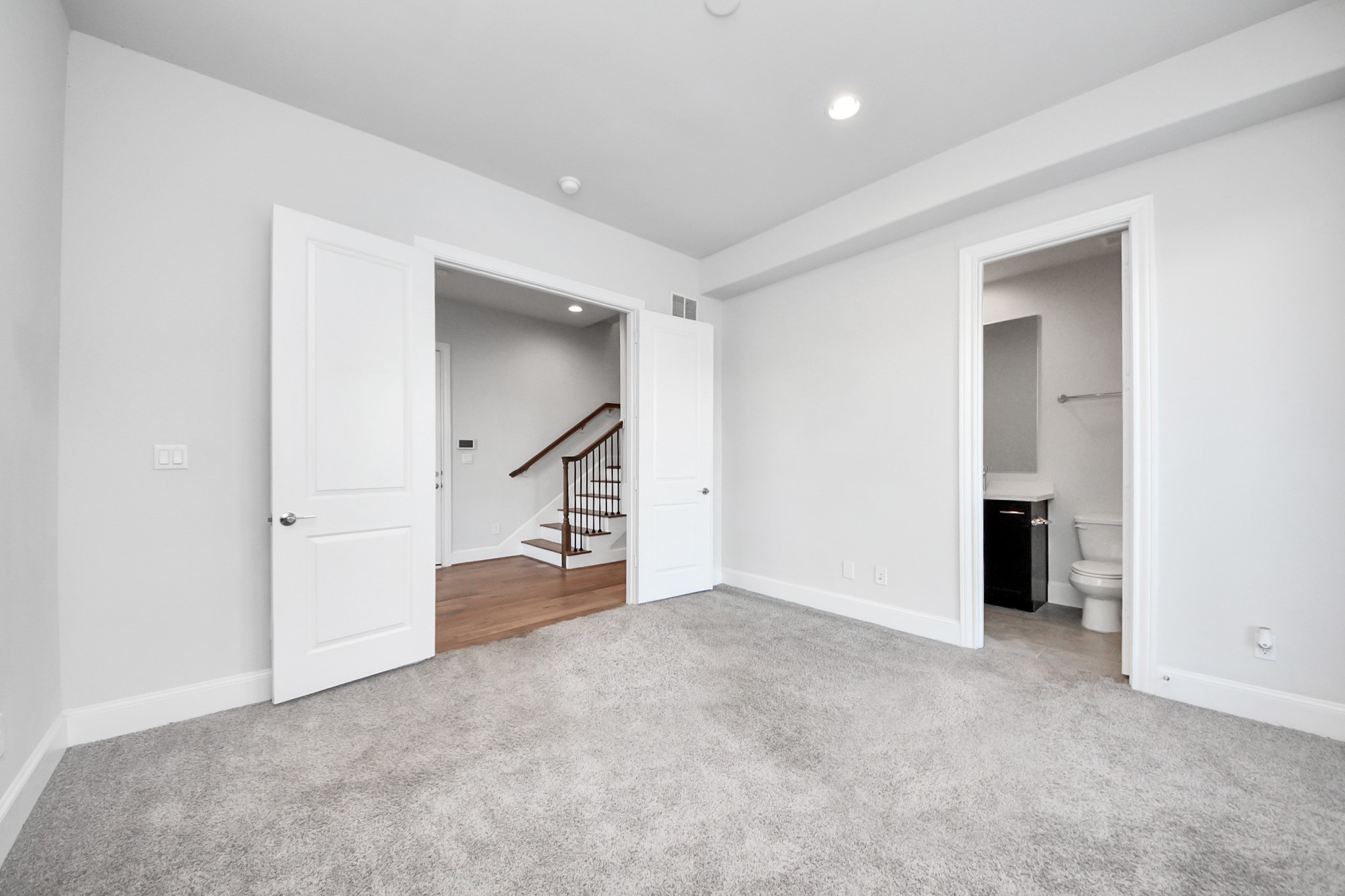 826 Cage Street Houston, TX 77020 - Photo 6 of 45 a view of an empty room