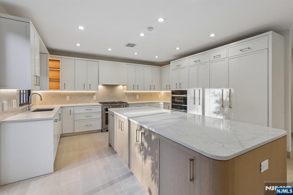 1050 Ramapo Valley Road Mahwah, NJ 07430 - Photo 17 of 50