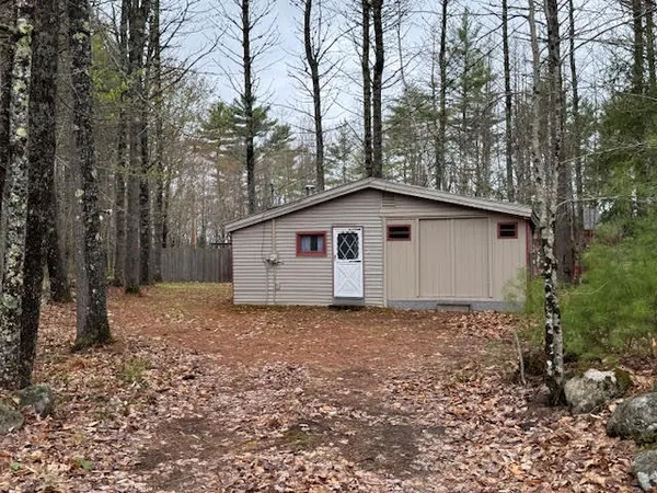 $99,900 | 91 Gore Road, Naples, ME 04055