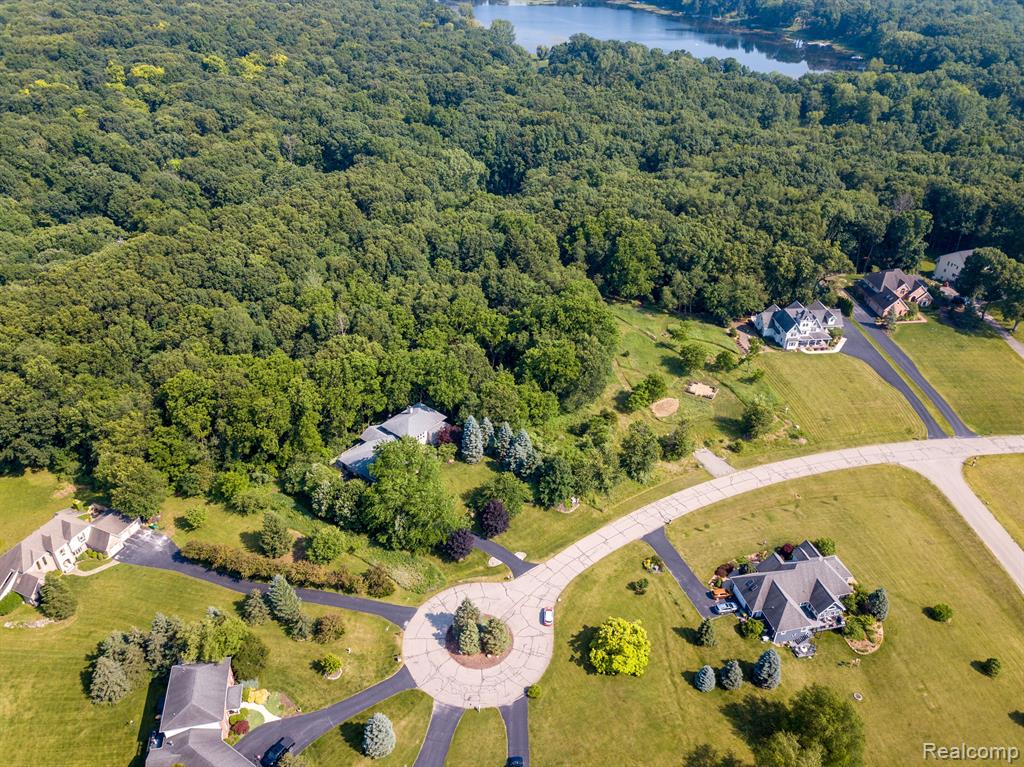 8045 Trail Ridge Dexter, MI 48130 - Photo 2 of 10