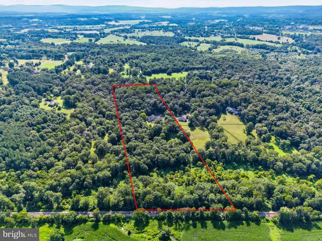 $1,350,000 | 8986 Woodward Road, Marshall, VA 20115