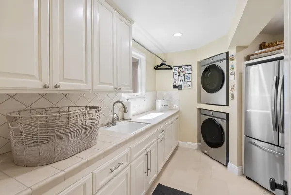 $4,448,000 | 6525 Crystalaire Drive, San Diego, CA 92120
