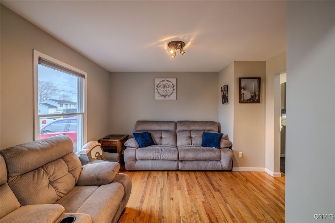 9495 Bear Springs Road Cicero, NY 13029 - Photo 3 of 29