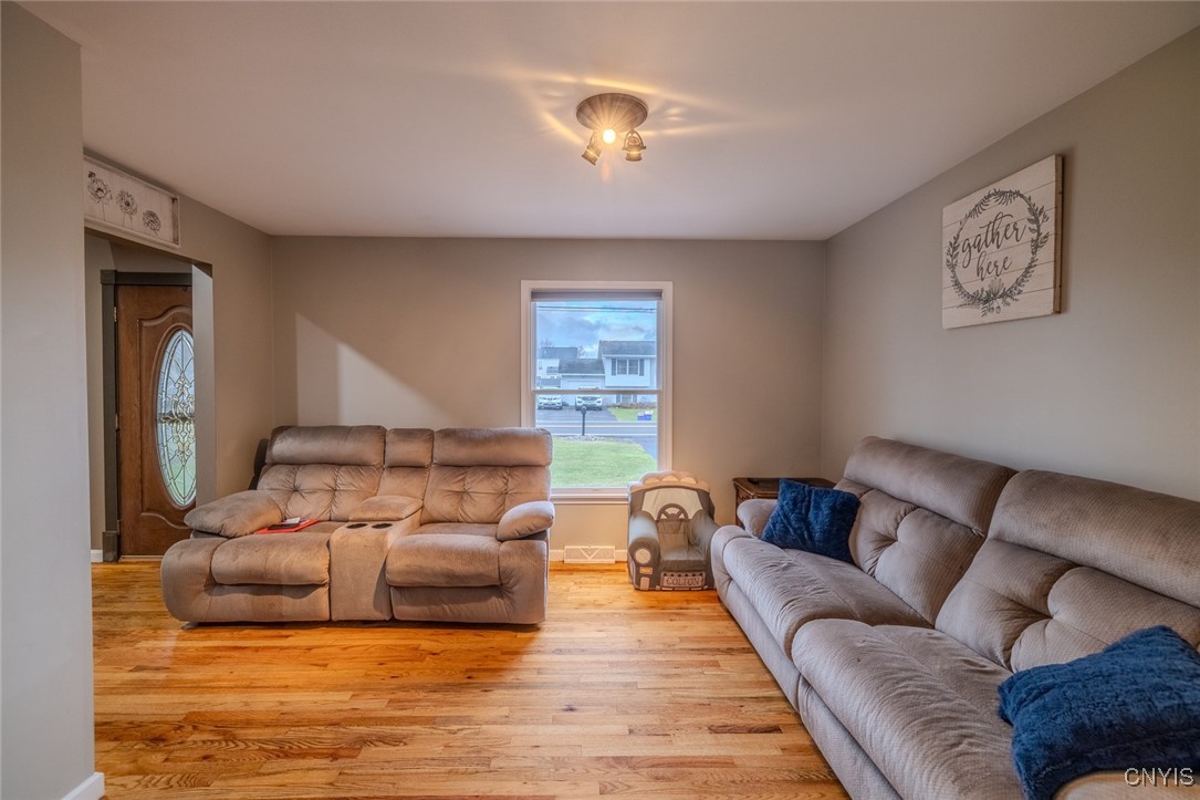 9495 Bear Springs Road Cicero, NY 13029 - Photo 4 of 29