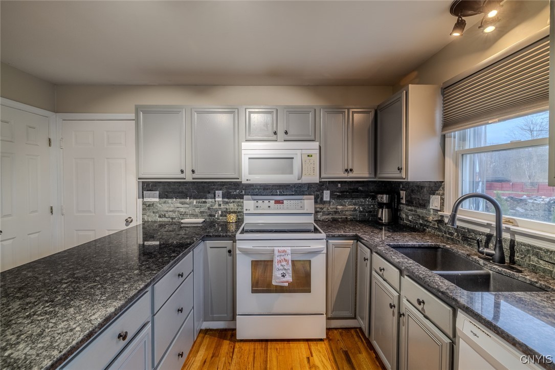 9495 Bear Springs Road Cicero, NY 13029 - Photo 7 of 29