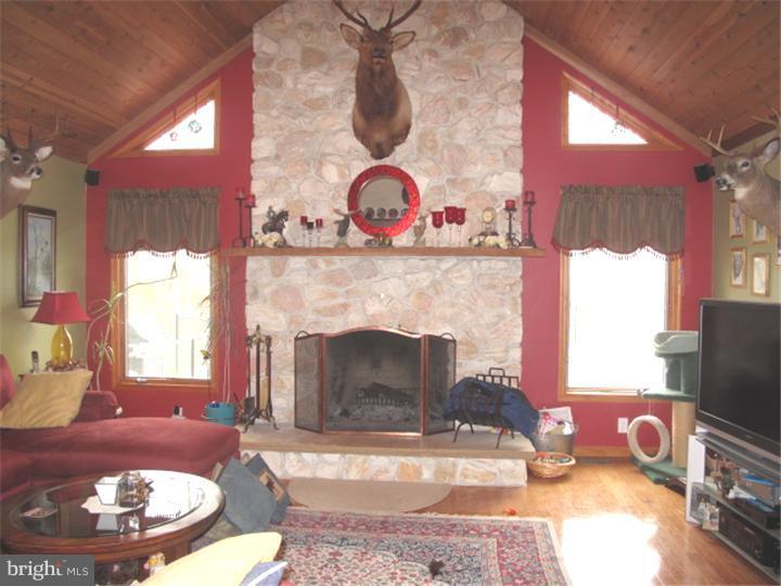 99 Highland Road Wrightstown, NJ 08562 - Photo 3 of 19 Great Room