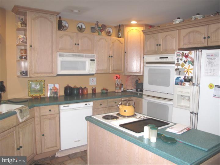 99 Highland Road Wrightstown, NJ 08562 - Photo 5 of 19 Kitchen
