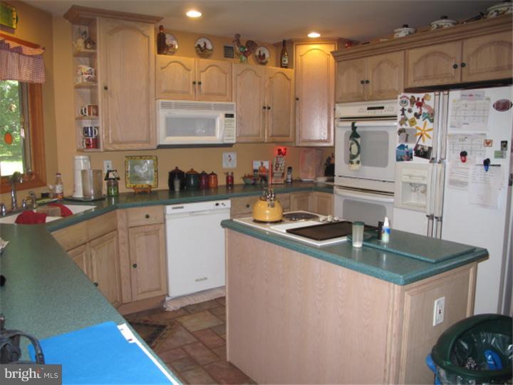 99 Highland Road Wrightstown, NJ 08562 - Photo 8 of 19 Kitchen