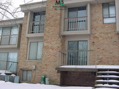 756 Oakbrook West Rochester, MI 48307 - Photo 1 of 8 222324.JPG