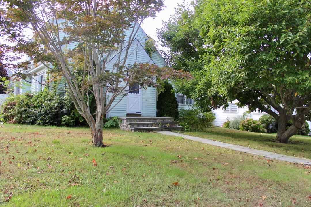 67 School Street Westerly, RI 02891 - Photo 4 of 29