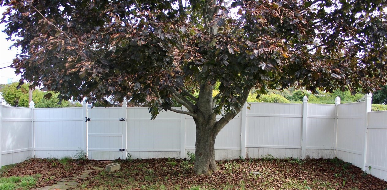 67 School Street Westerly, RI 02891 - Photo 5 of 29