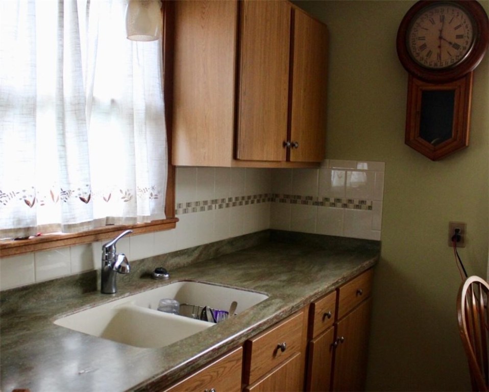 67 School Street Westerly, RI 02891 - Photo 10 of 29