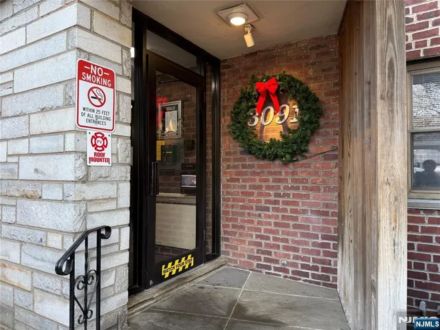 $1,575 | 3091 Edwin Avenue, Unit 3D, Fort Lee, NJ 07024