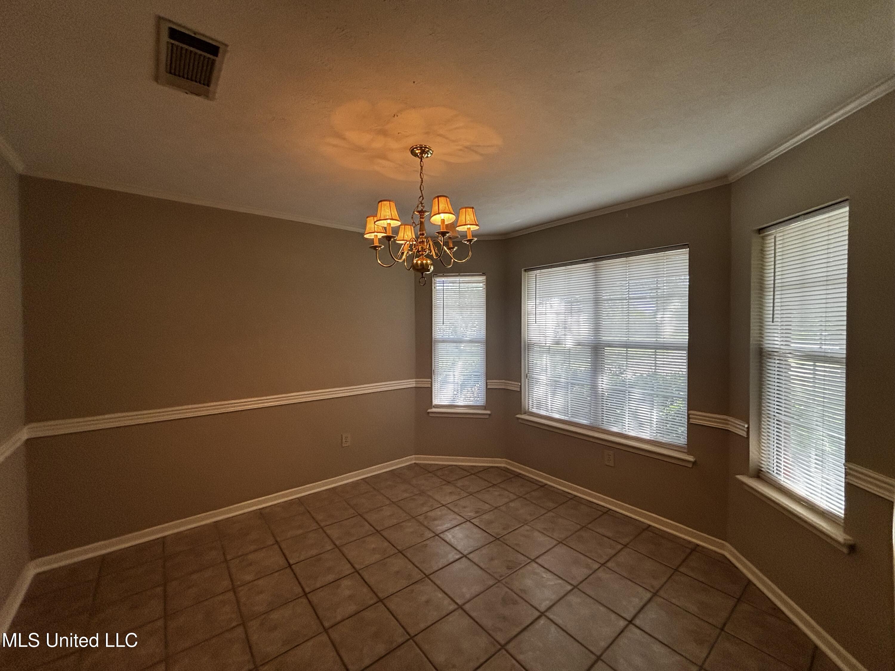 196 Cobblestone Drive Madison, MS 39110 - Photo 3 of 12 Photo Apr 08 2025, 2 25 33 PM