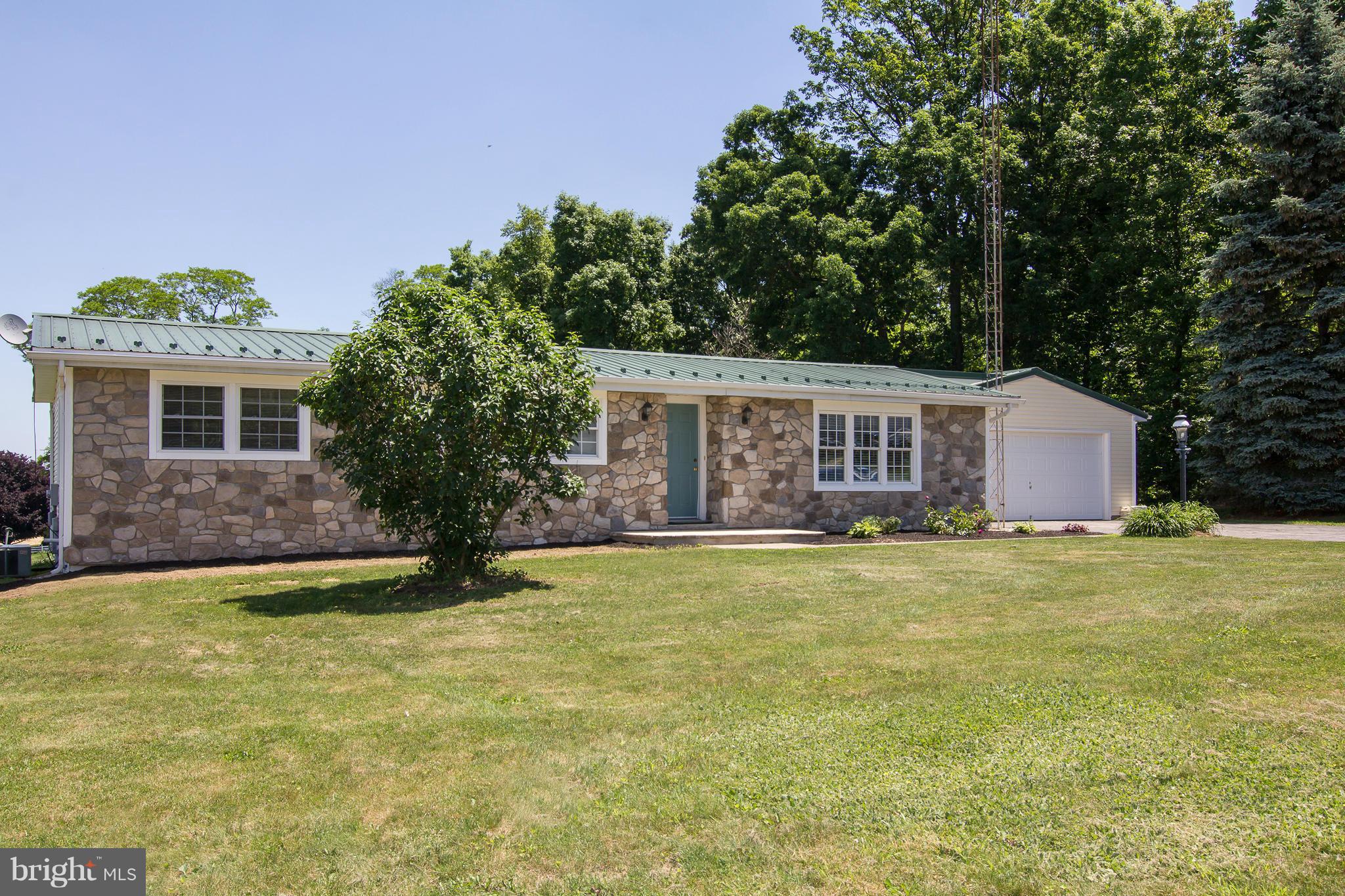 90 Pinetown Road Hanover, PA 17331 - Photo 1 of 25 Exterior (Front)