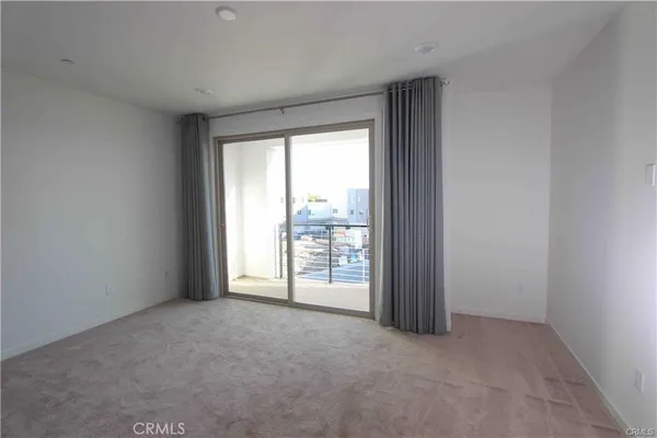 $4,700 | 180 Harringay, Irvine, CA 92618