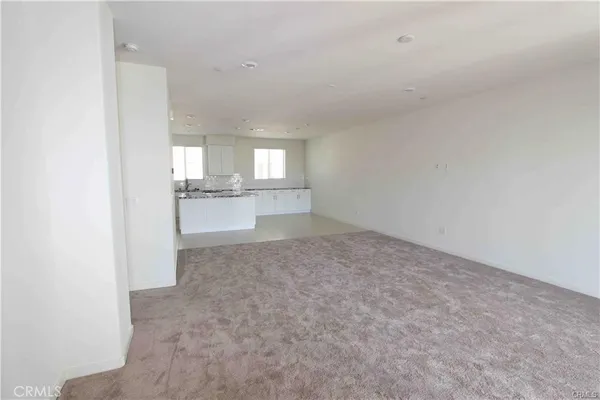 $4,700 | 180 Harringay, Irvine, CA 92618