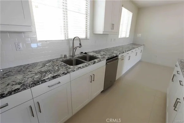 $4,700 | 180 Harringay, Irvine, CA 92618