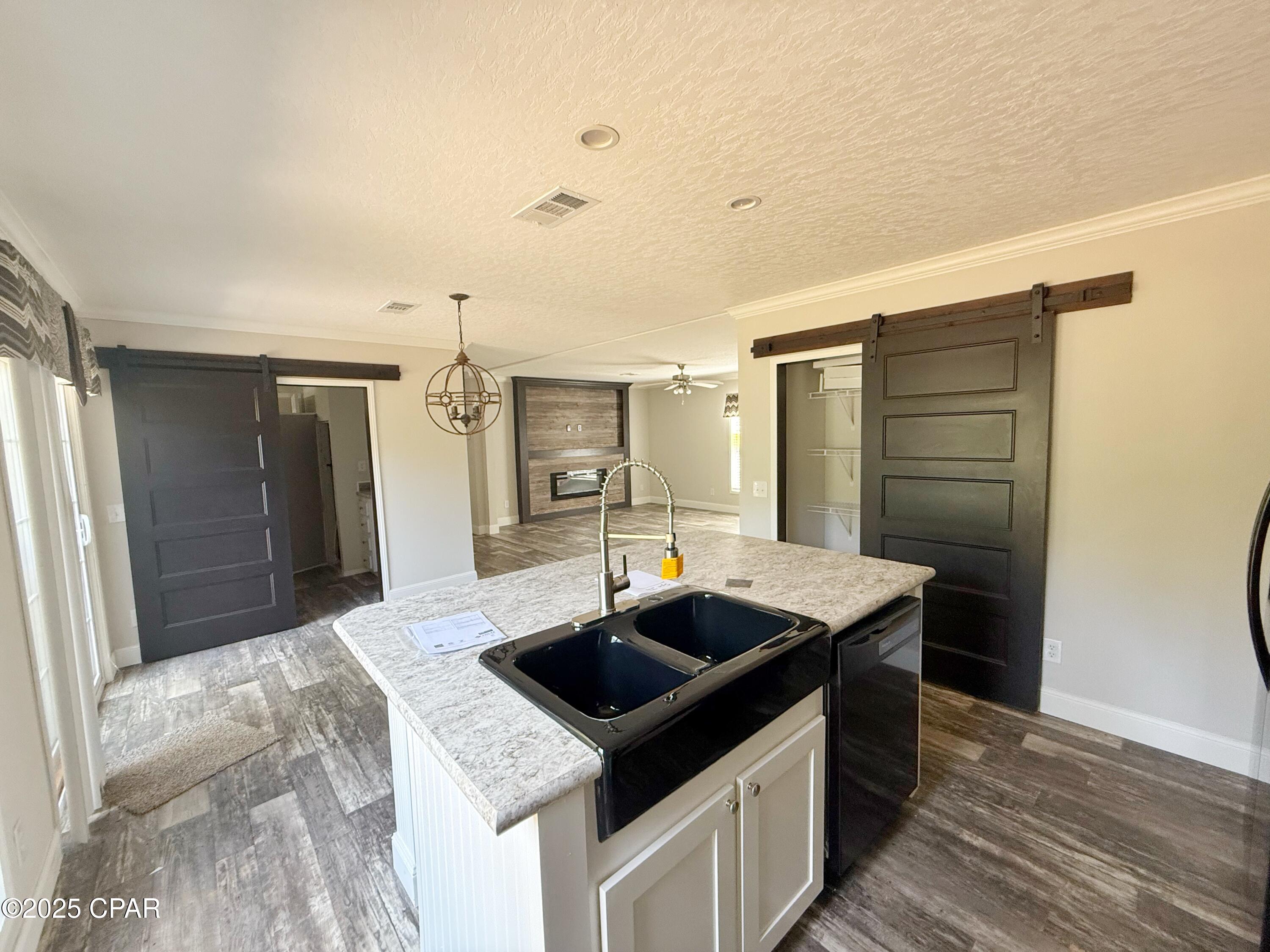 1818 Kaham Lane Grand Ridge, FL 32442 - Photo 12 of 30
