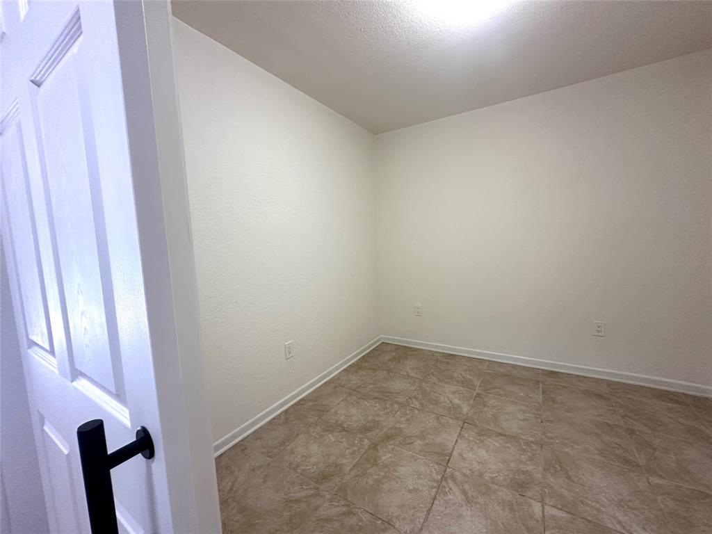 1007 North Lane Street Comanche, TX 76442 - Photo 7 of 27