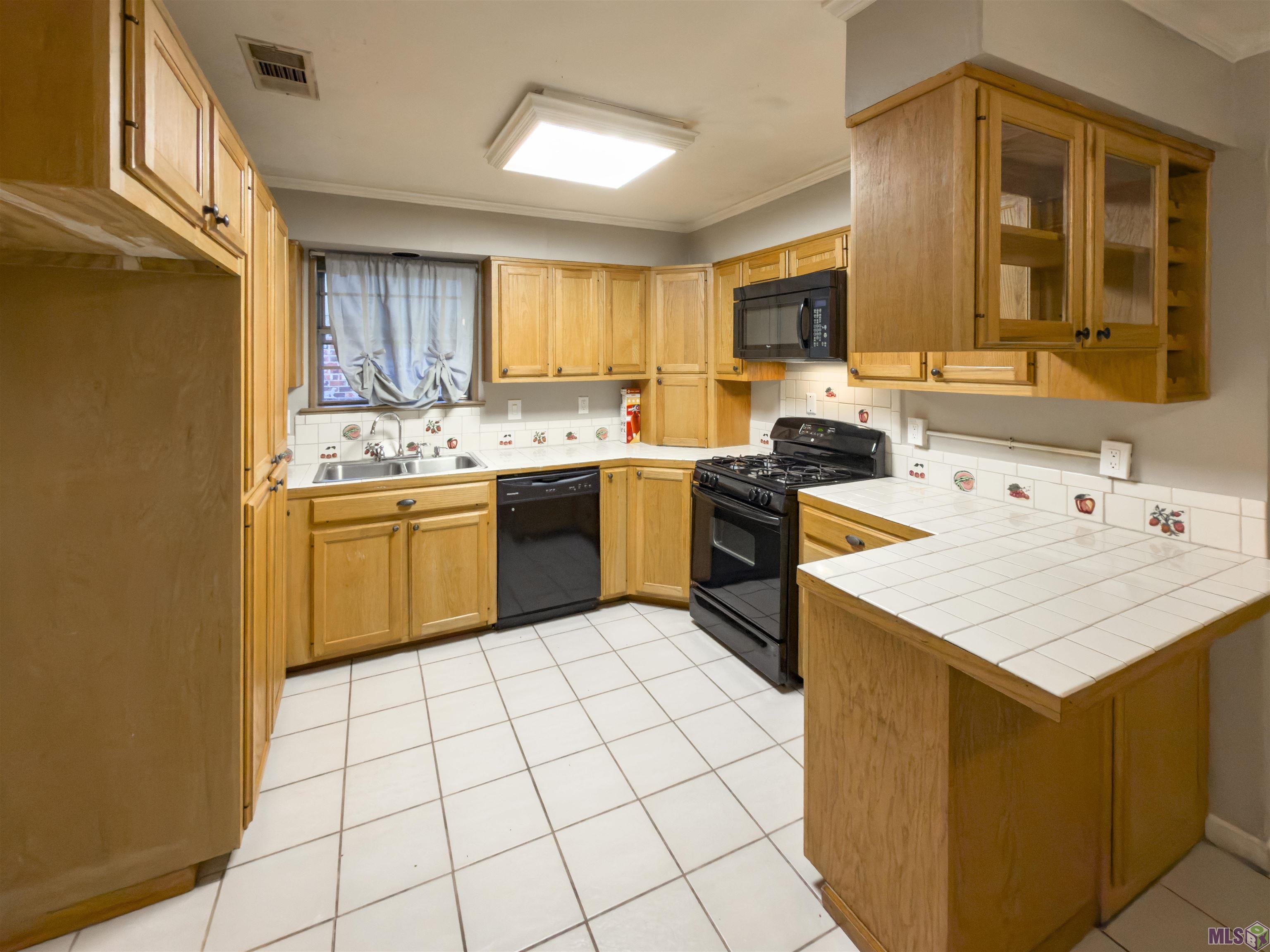 16124 Batavia Avenue Baton Rouge, LA 70817 - Photo 2 of 19