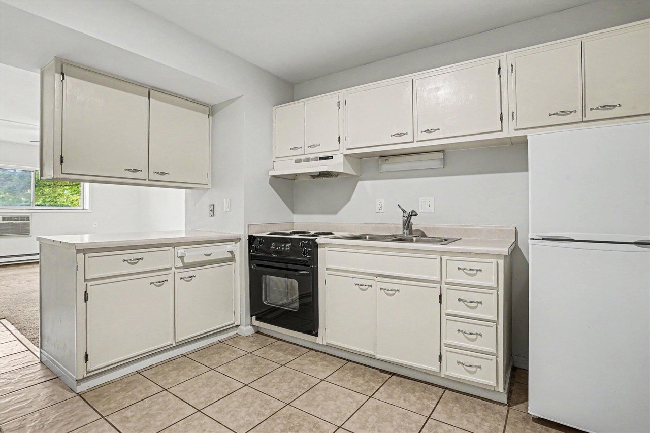 722 West Kilgore Road, Unit 102 Kalamazoo, MI 49008 - Photo 2 of 15 Gallery Image 2