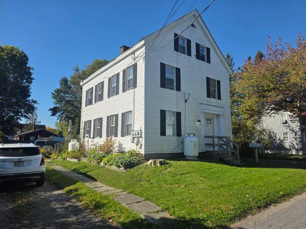 $450,000 | 12 Gay Street, Rockland, ME 04841