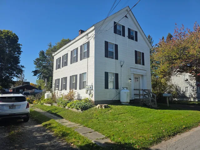 $450,000 | 12 Gay Street, Rockland, ME 04841