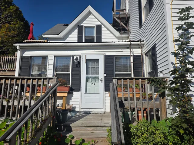 $450,000 | 12 Gay Street, Rockland, ME 04841