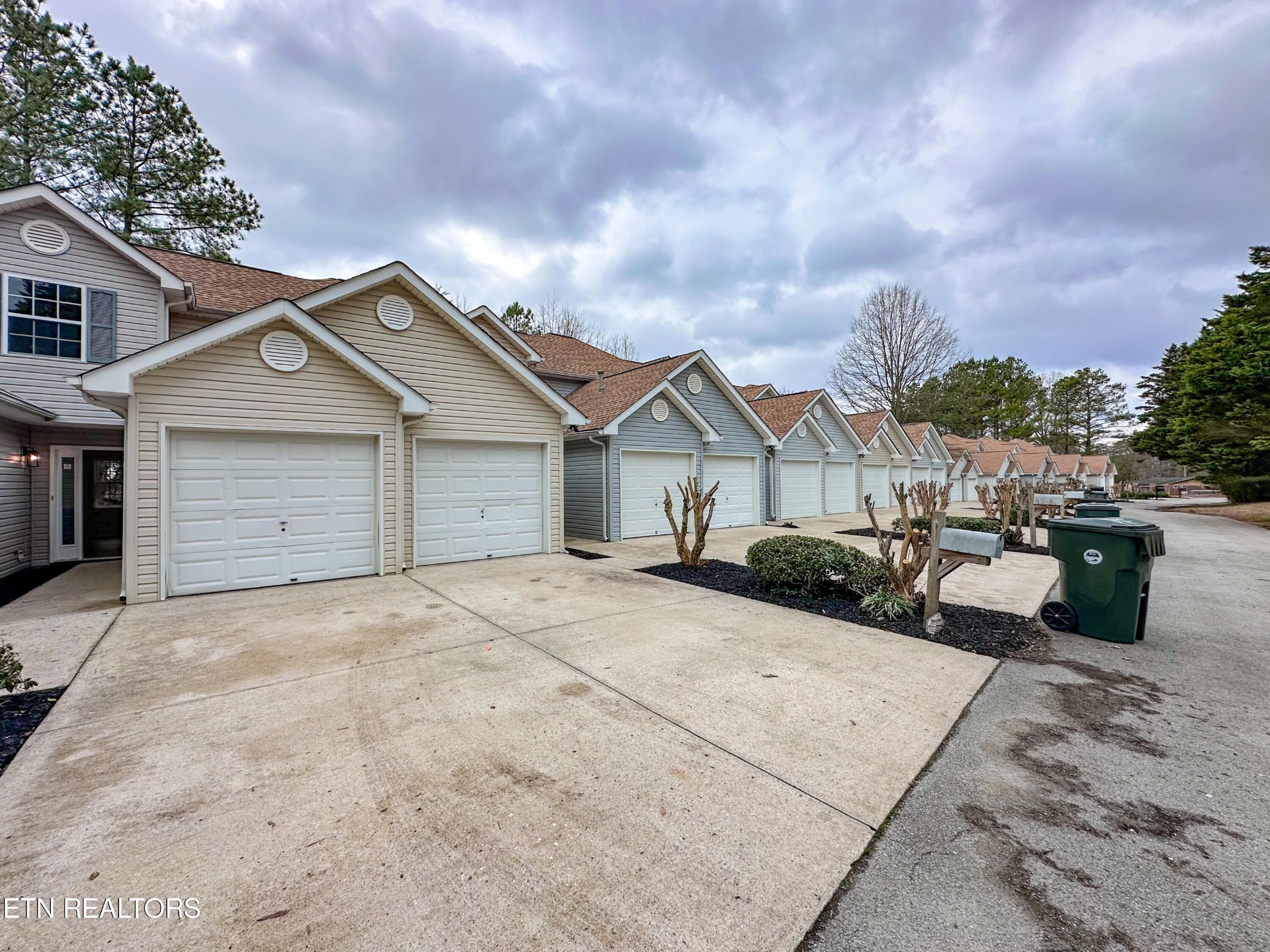 4176 Webb Road Chattanooga, TN 37416 - Photo 2 of 24 Gallery Image 2