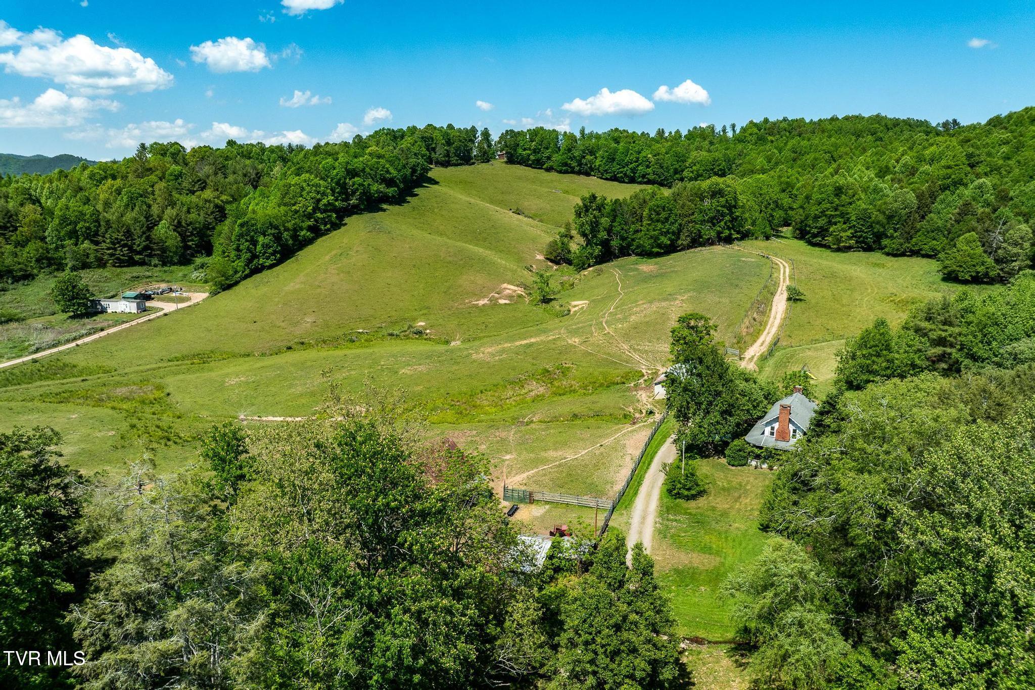 517 Mill Creek Road Mountain City, TN 37683 - Photo 35 of 52 517 Mill Creek Road (38 of 52)
