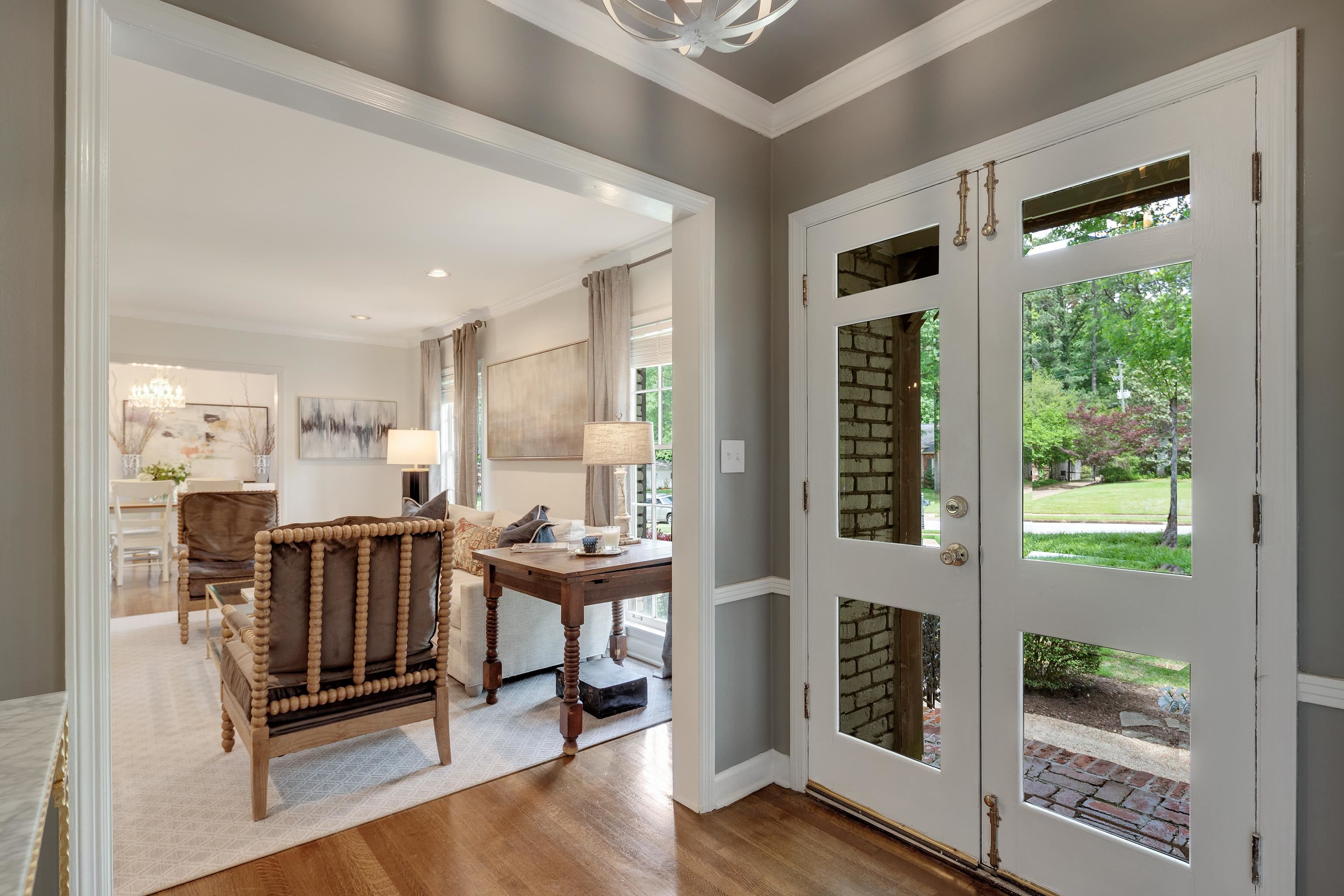 5371 South Angela Road Memphis, TN 38120 - Photo 5 of 25 a view of a livingroom with furniture and windows