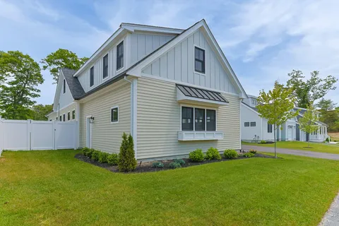 $1,195,000 | 17 Josiah Path, Falmouth, MA 02540