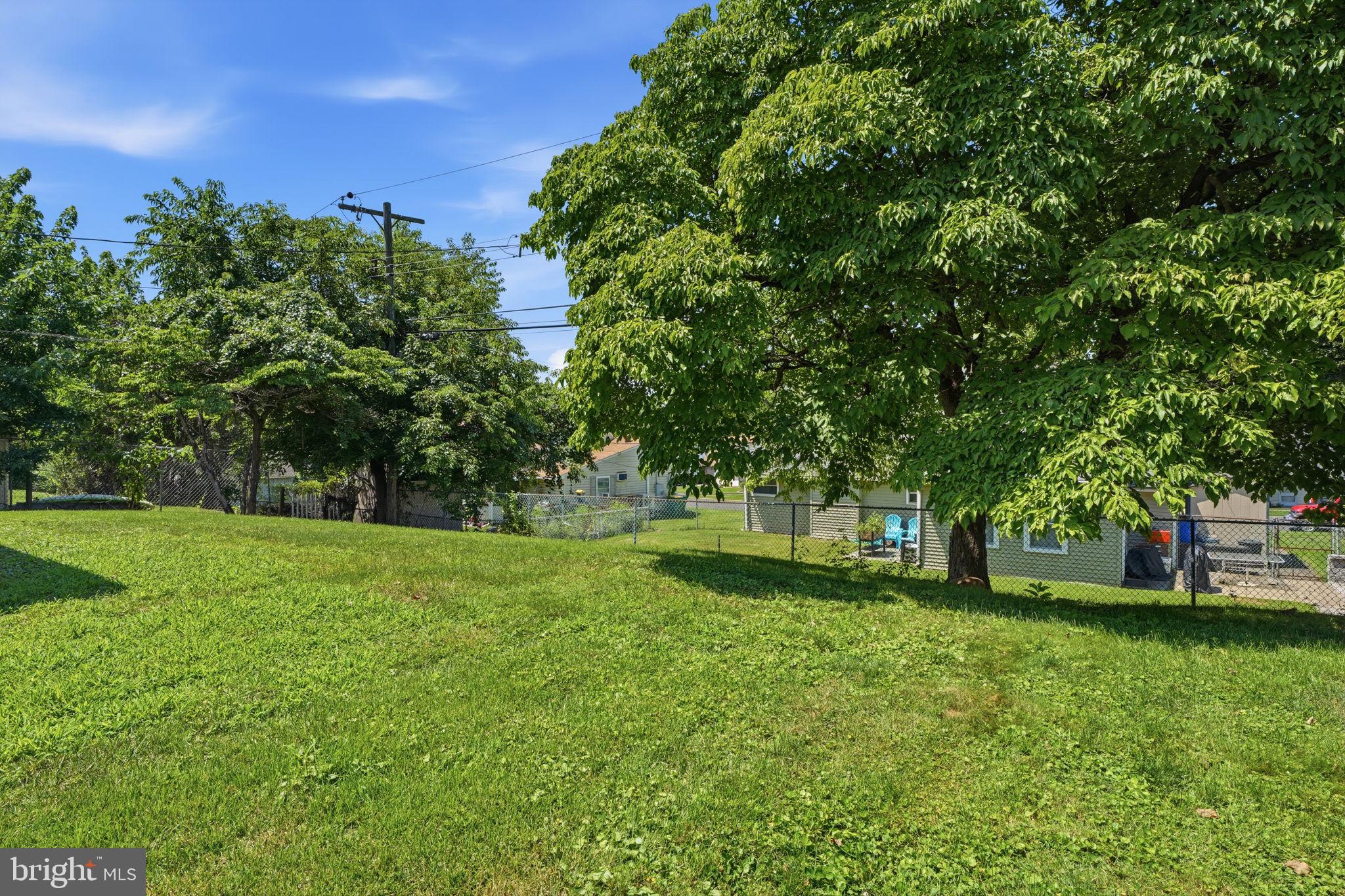 37 Trellis Road Levittown, PA 19056 - Photo 23 of 28