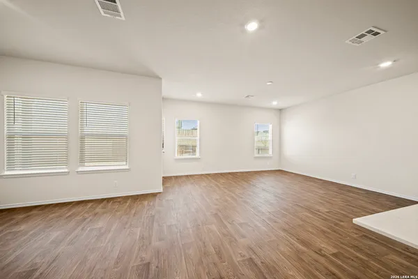 $2,000 | 5830 Cosmic Crisp, San Antonio, TX 78252