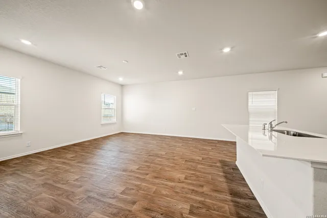 $2,150 | 5830 Cosmic Crisp, San Antonio, TX 78252