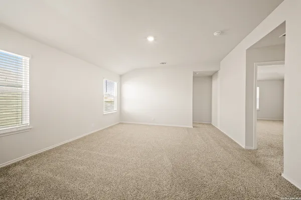 $2,000 | 5830 Cosmic Crisp, San Antonio, TX 78252