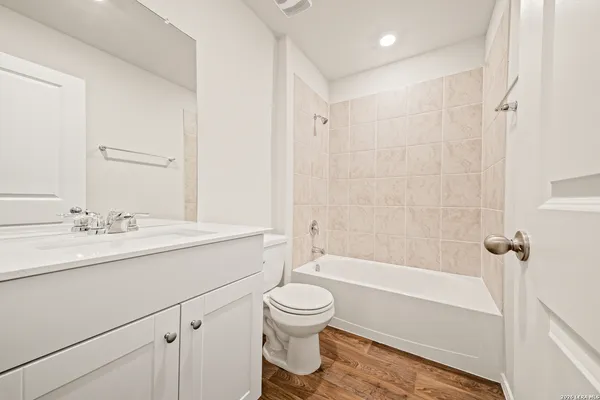 $2,000 | 5830 Cosmic Crisp, San Antonio, TX 78252
