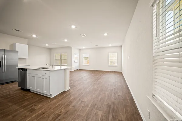 $2,000 | 5830 Cosmic Crisp, San Antonio, TX 78252