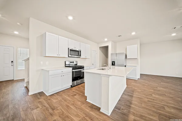 $2,000 | 5830 Cosmic Crisp, San Antonio, TX 78252