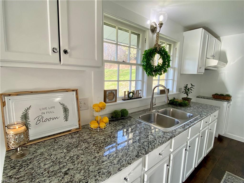 1656 Martin Road Mount Airy, NC 27030 - Photo 18 of 40 Gallery Image 18