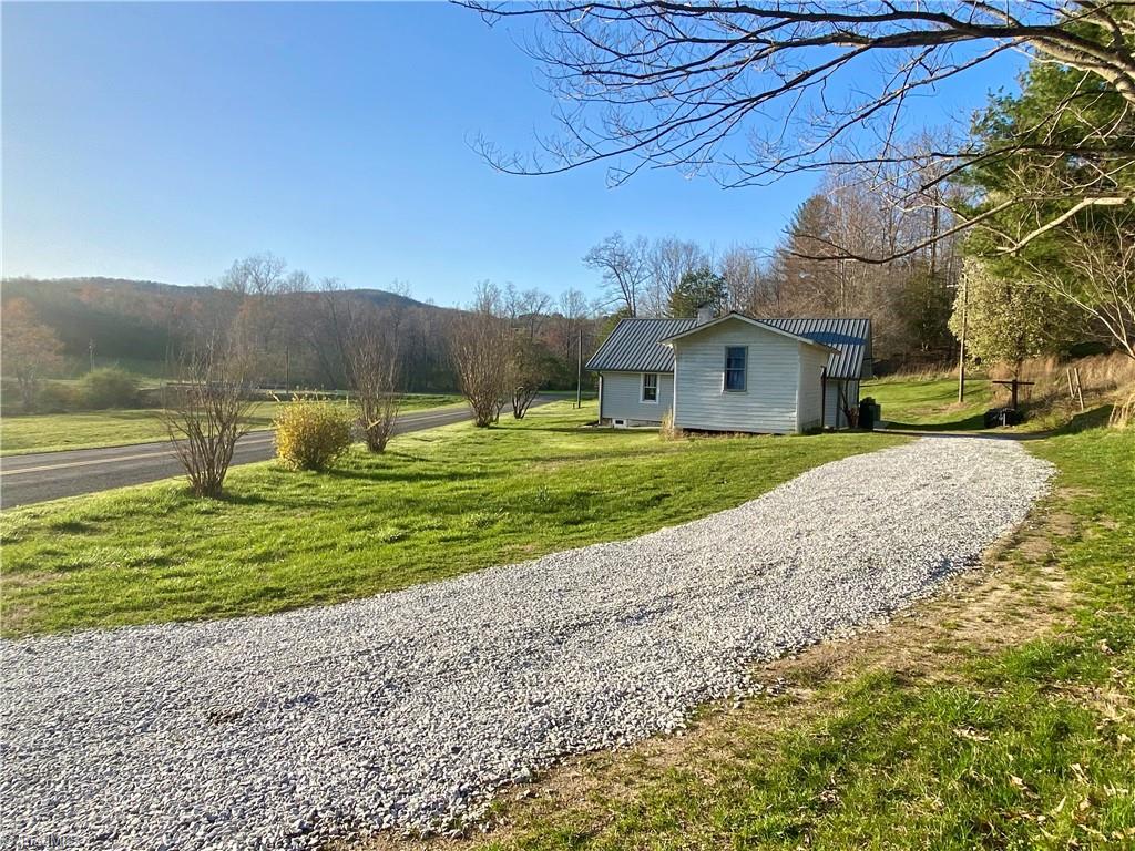 1656 Martin Road Mount Airy, NC 27030 - Photo 32 of 40 Gallery Image 32