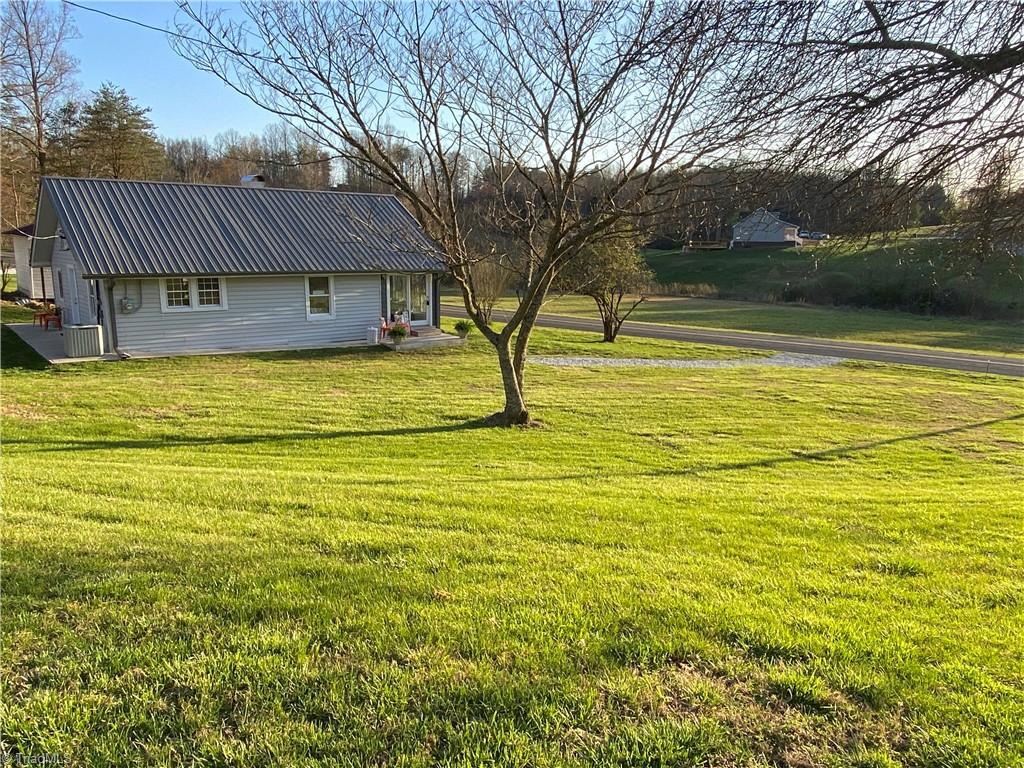 1656 Martin Road Mount Airy, NC 27030 - Photo 33 of 40 Gallery Image 33