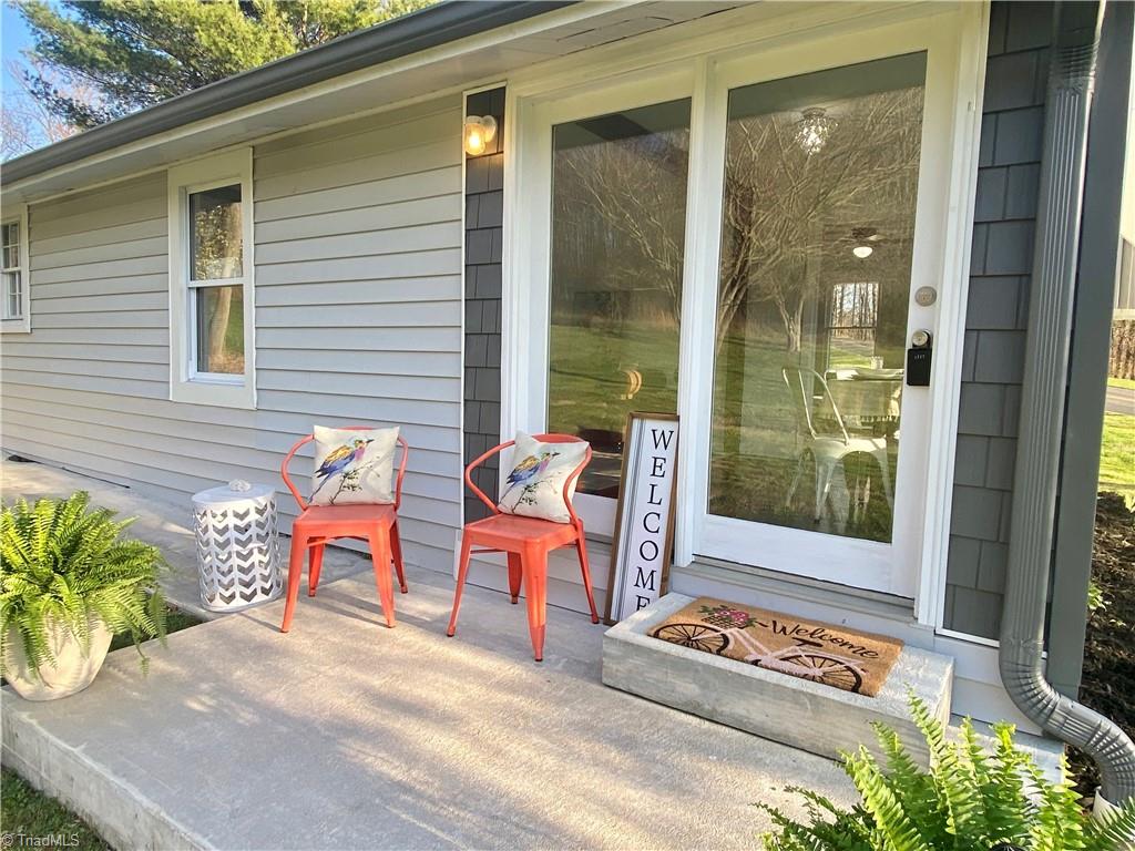 1656 Martin Road Mount Airy, NC 27030 - Photo 4 of 40 Gallery Image 4