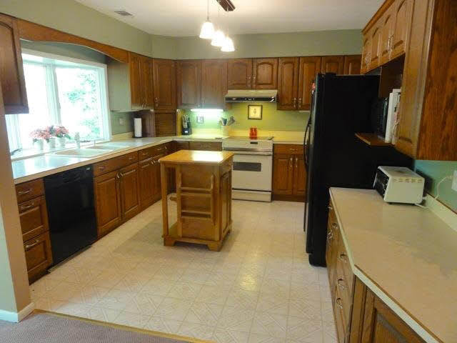 604 South Rambler Road Muncie, IN 47304 - Photo 5 of 30