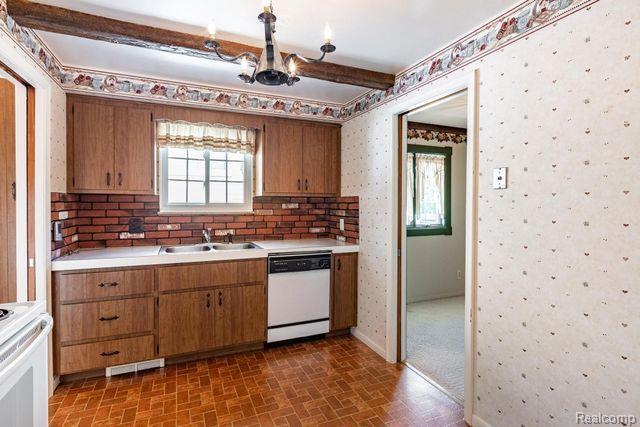 224 South Alice Avenue Rochester, MI 48307 - Photo 8 of 35 Gallery Image 8
